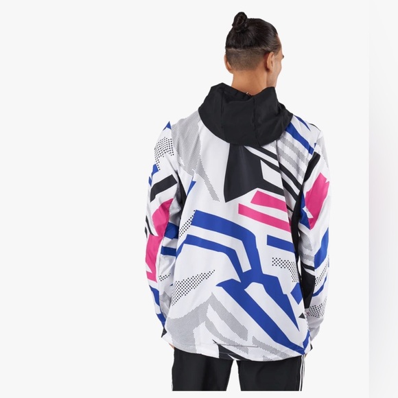 Adidas Black Jacket XL OWN THE RUN SEASONAL JACKET
BLACK - Picture 3 of 12